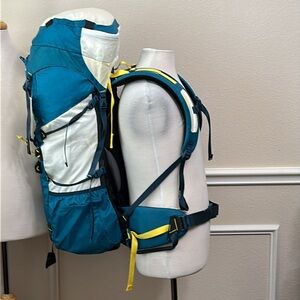 Jansport TAHOMA 67 LITER TALL BACKPACK - Code Blue
